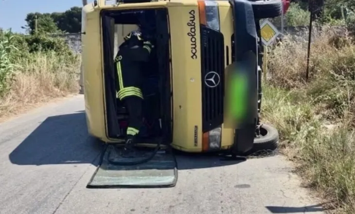 Autobusi i shkollës përplaset me një makinë në Siçili/ Plagosen 13 persona, mes tyre dy nxënës në gjendje të rëndë