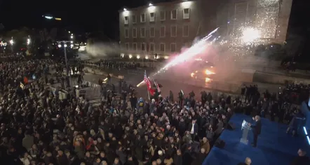 Avokati kërkon hetim për protestat e PD-së: Kush i rekruton të miturit dhe kush u jep mjetet piroteknike?