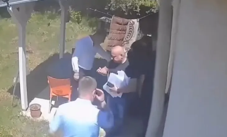 Avokati publikon pamjet/ E moshuara dhunohet në banesën e saj, reagon policia