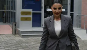 Balluku rekurs në Gjykatën e Lartë, kërkon shfuqizimin e pezullimit nga funksionet publike