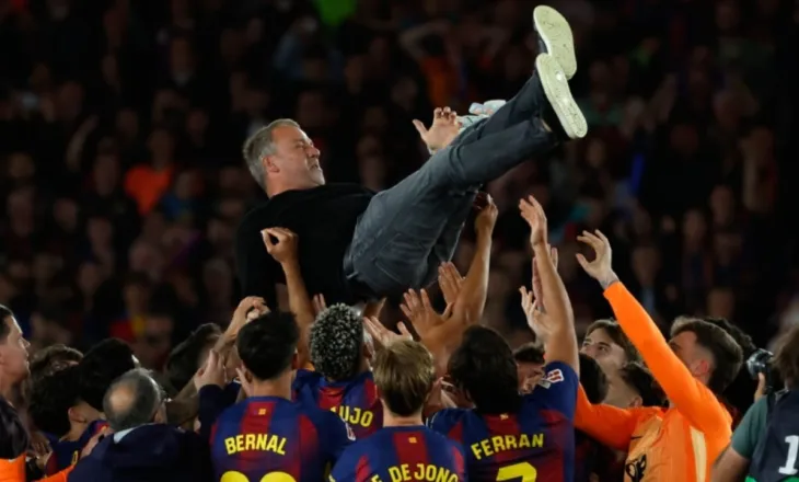 Barcelona është e Flick! Fitojnë La Ligën duke mposhtur Realin e Madridit, dhe festojnë me trajnerin në ditën që humbi babain