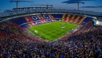 Barcelona kampione e Spanjës, katalanasit “gjunjëzojnë” Real Madridin dhe festojnë titullin në sytë e rivalëve
