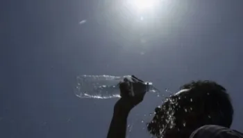 Bëhuni gati për plazh! Fundjavë me temperatura të larta, çfarë parashikon moti për ditët në vijim