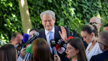 Berisha: Dumani gënjeu për vilën, ish-kreu i SPAK i përfshirë në falsifikim dokumentesh dhe pastrim parash. Do ta denoncoj
