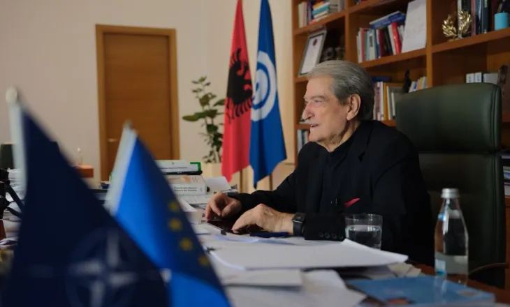Berisha: Fitojmë vetëm me protesta! Kreu demokrat sulmon sërish Salianjin: PD s’mund të pranojë bashkëpunëtorë të krimit