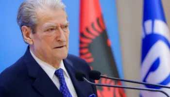 Berisha: Heshtja mediatike për raportin e PE është e papranueshme! Lakrorit i kanë dalë petët