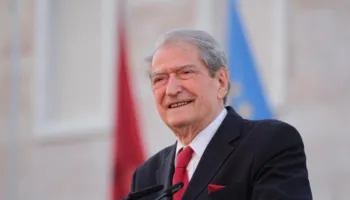 Berisha: Mediat po bëhen mburojë e Ramaduros duke ngjallur mosbesim dhe cinizëm! Me 8 maj do të dridhë themelet e narkoshtetit!