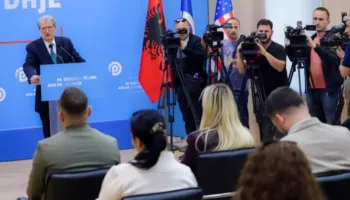 Berisha: Ministri i Jashtëm të japë dorëheqjen për fyerjet ndaj shqiptarëve, dje mashtroi hapur për raportin IBAR!