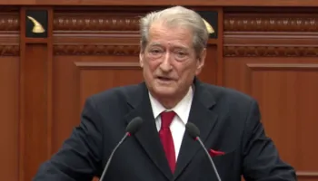 Berisha: Në kulmin e çmimit të naftës qeveria u hoqi subvencionin fermerëve, po largoni shqiptarët