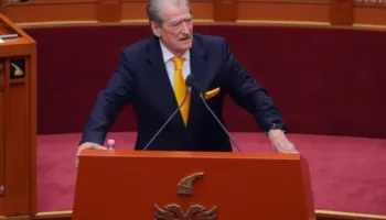 Berisha: Nuk guxoni të lexoni raportin për integrimin se e keni mbushur me mashtrime! Skandal!