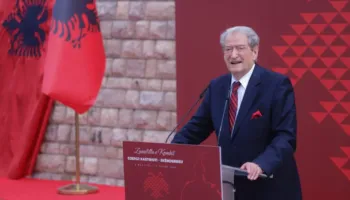 Berisha përkujton Skënderbeun dhe sulmon qeverinë nga Kruja: Rama është Hamzai
