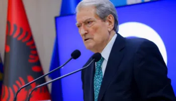 Berisha publikon pamjet: Meta mbahet në kafaz, vrasësit e partisë festojnë në burg me pije dhe kokainë! Dënoj censurën e medieve ndaj kësaj çështje