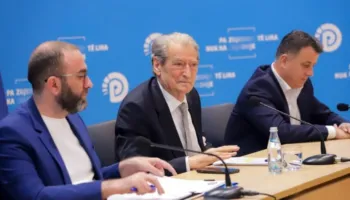 Berisha: Rama po fsheh raportin e PE! Peleshi duhej ta kishte shkarkuar Xhaçkën, por ajo është pjesë e familjes Rama