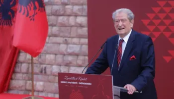 Berisha: Të frymëzuar nga Skënderbeu të vazhdojmë betejën për çlirimin e vendit nga Edi Rama!
