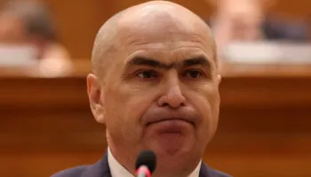 Bie qeveria në Rumani, presidenti kërkon përjashtimin e partisë së ekstremit të djathtë nga çdo koalicion i ardhshëm qeveritar