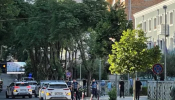 Bie zjarr te Drejtoria e Policisë Tiranë, shkëndija elektrike i vë flakën sallës së network-ut