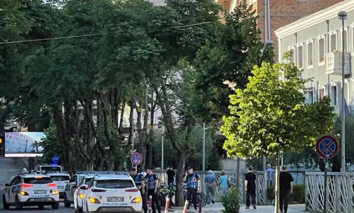 Bie zjarr te Drejtoria e Policisë Tiranë, shkëndija elektrike i vë flakën sallës së network-ut