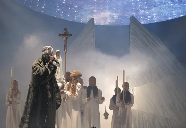 BIRN: Kur spektakli kalon vijën e kuqe, koncerti i Kanye West në Tiranë ngre pikëpyetje të shumta