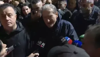 Bllokohet marshimi drejt ministrive, Berisha akuza të forta: Krim i shëmtuar, beteja vazhdon në çdo formë