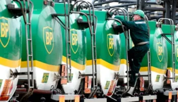 BP shet aksione në projektet e kapjes së karbonit në Angli, pas largimit nga strategjia e gjelbër