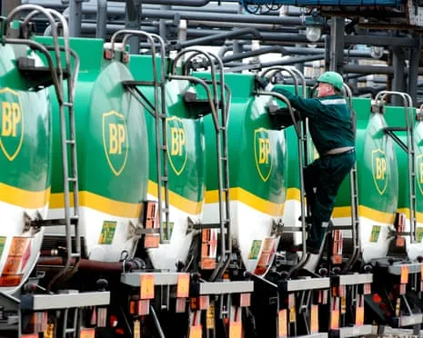 BP shet aksione në projektet e kapjes së karbonit në Angli, pas largimit nga strategjia e gjelbër