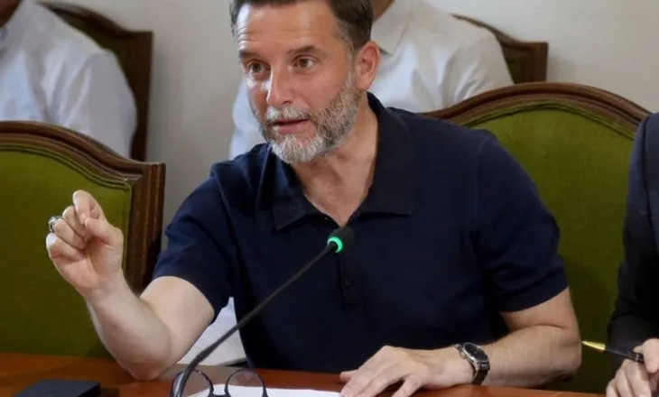 Braçe flet “pa doreza”: Tirana nuk po qeveriset! Ristani të ulë tonet, kryeqyteti me notën 4