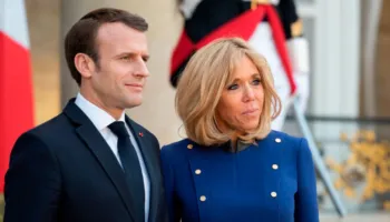 Brigitte “kontrollon” kandidatet femra që aplikojnë për punë në Pallatin Elyse? Libri i ri zbulon xhelozinë dhe tensionet me Emmanuel Macron