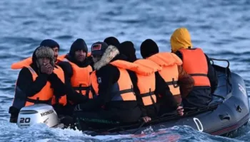 Britania ashpërson kontrollet e azilit