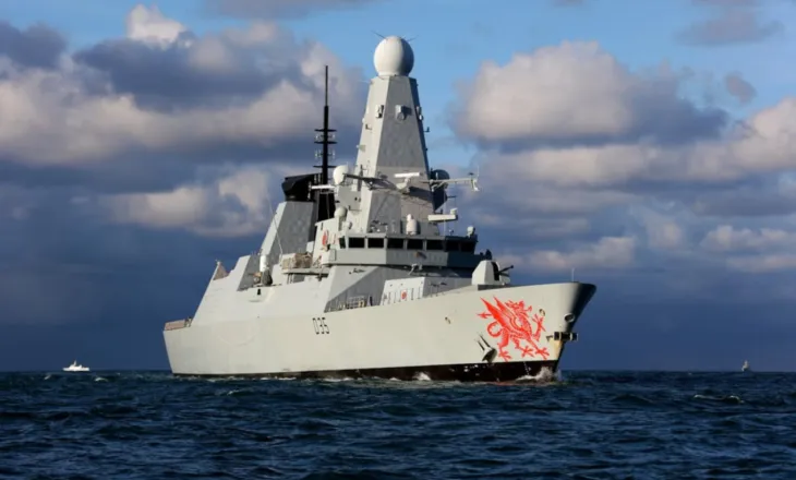 Britania dërgon anijen luftarake HMS Dragon në Lindjen e Mesme, Londra dhe Franca përgatiten për mbrojtjen e Hormuzit