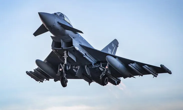 Britania vendos sistem të ri anti-dron në Lindjen e Mesme, do të instalohet në avionët “RAF Typhoon”