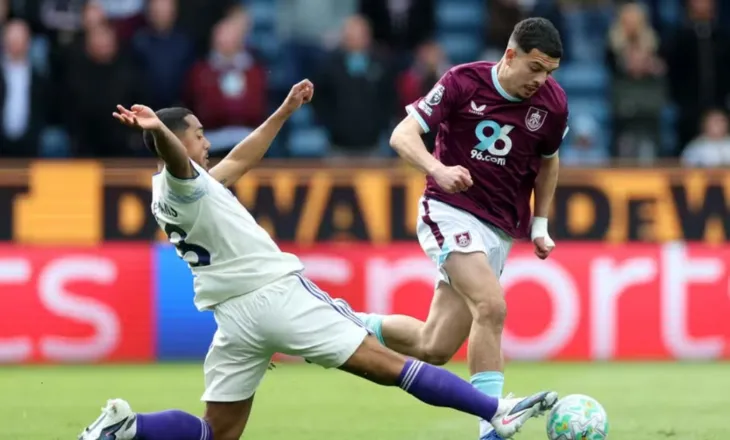 Broja sheh nga stoli, Burnley i prish punë Aston Villa-s. Mesditë barazimesh në Premier League (video)