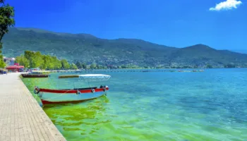 ‘Bukuri e lashtë që sfidon destinacionet luksoze’, Liqeni i Ohrit shpallet më i bukuri në Europë