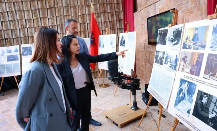 Çelet ekspozita “Një rrugëtim në historinë e lajmit shqiptar”, ATSH paraqet materiale të rralla arkivore