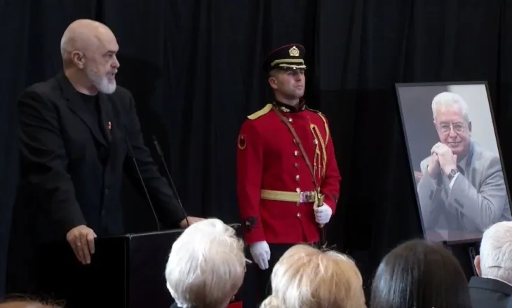 Ceremonia e lamtumirës për Servet Pëllumbin, Rama: Profesori përfaqësonte gjithçka që unë nuk simpatizoja, por më dha mësimin më të çmuar