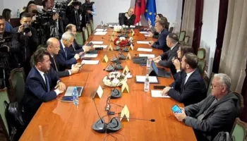 ‘Çështja Balluku’ dhe Integrimi/ Ministri Hoxha u shmanget pyetjeve të opozitës për bllokimin nga BE