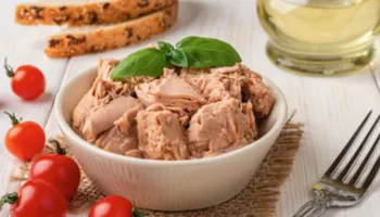 Çfarë i ndodh trupit kur konsumoni peshkun ton?