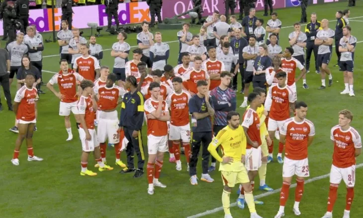 Chelsea nuk e njeh fjalën “mëshirë” dhe tallet keq me Arsenalin, pas humbjes në finalen e Champions League (foto)