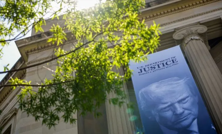CNN: Fondi i Trump për “të dëmtuarit nga Biden”, simbol i një presidence të paturpshme
