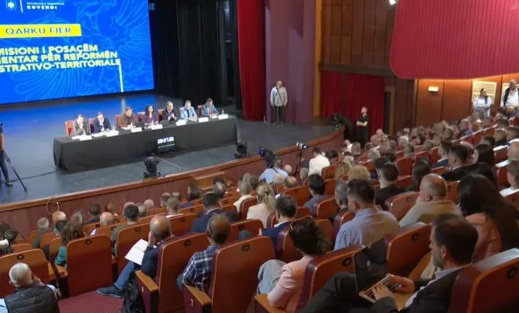 Debat për Reformën Territoriale në Fier/ Mazniku: Fokus te kompetencat e bashkive! Boçi: Reforma e 2014-ës ka dështuar në përfaqësim