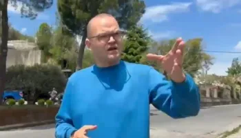 Degradimi i rrugëve të Krujës turistike/ PD, Kalaja:11 gropa në vetëm 250 metra!