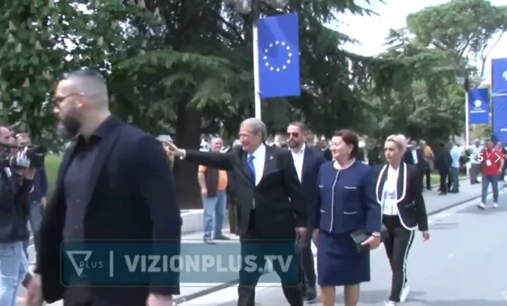 Demokratët votojnë për Berishën, vetëm një emër në  fletën e votimit, PD i konsideron zgjedhjet referendum