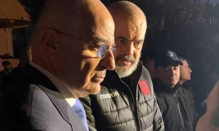 Dendias, vizitë në Tiranë! Gazeta greke: Do kërkohet rifillimi i bisedimeve për detin