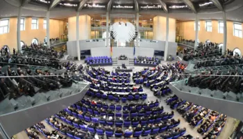 Deputetët kërkuan rritje page me afro 500 euro, qeveria gjermane e pezullon