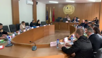 Dështon për herë të tretë mbledhja e Këshillit Bashkiak në Bulqizë, tensione dhe debate mes mazhorancës dhe opozitës
