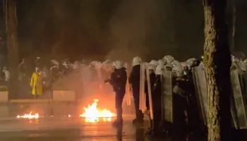 Dhunë në protestën e PD-së, policia procedon 6 persona, mes tyre edhe 3 shtetas italianë