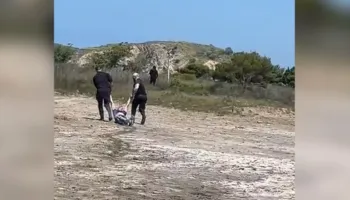 Dhunoi dhe mori zvarrë protestuesin në Zvërnec, arrestohet roja private