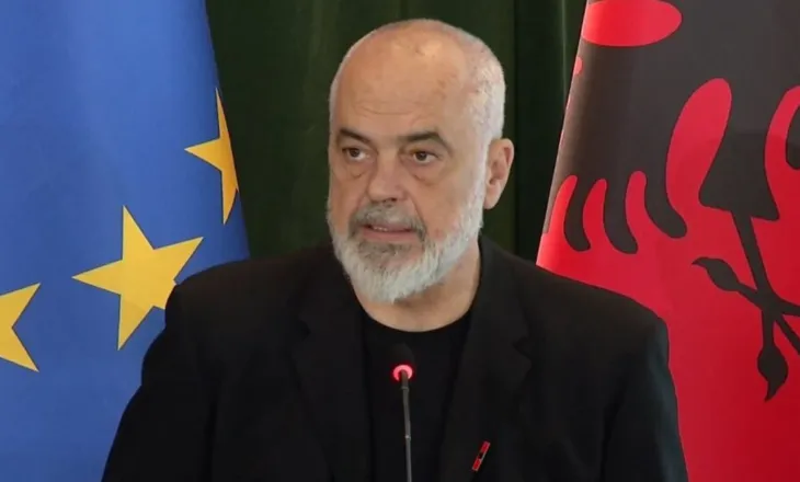 “Diella nuk fle”/ Rama: Asnjë nënpunës nuk do të ketë më në dorë letra, prokurimet me Inteligjencë Artificiale