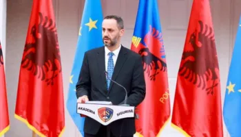 Diplomohen 104 studentët e Akademisë së Sigurisë, Lamallari: Mbajeni uniformën me krenari!