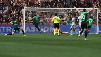 Disfatë e papritur për Milanin nga Sassuolo, “dridhen” pozitat e kuqezinjve për Champions