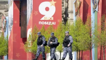 ‘Dita e Fitores’ në Rusi/ Parada në Sheshin e Kuq pa tanke dhe raketa balistike, eksperti: Tregues se lufta me Ukrainën nuk po shkon sipas planeve të Kremlinit